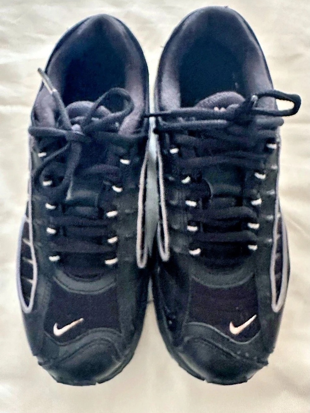 Nike Air Max Plus Girls US 6Y Black & White